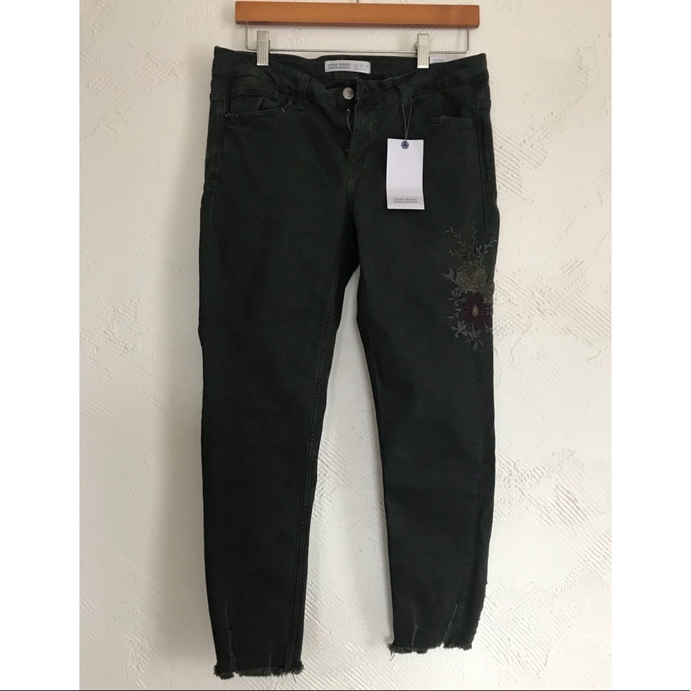 Embroidered destroyed jeans